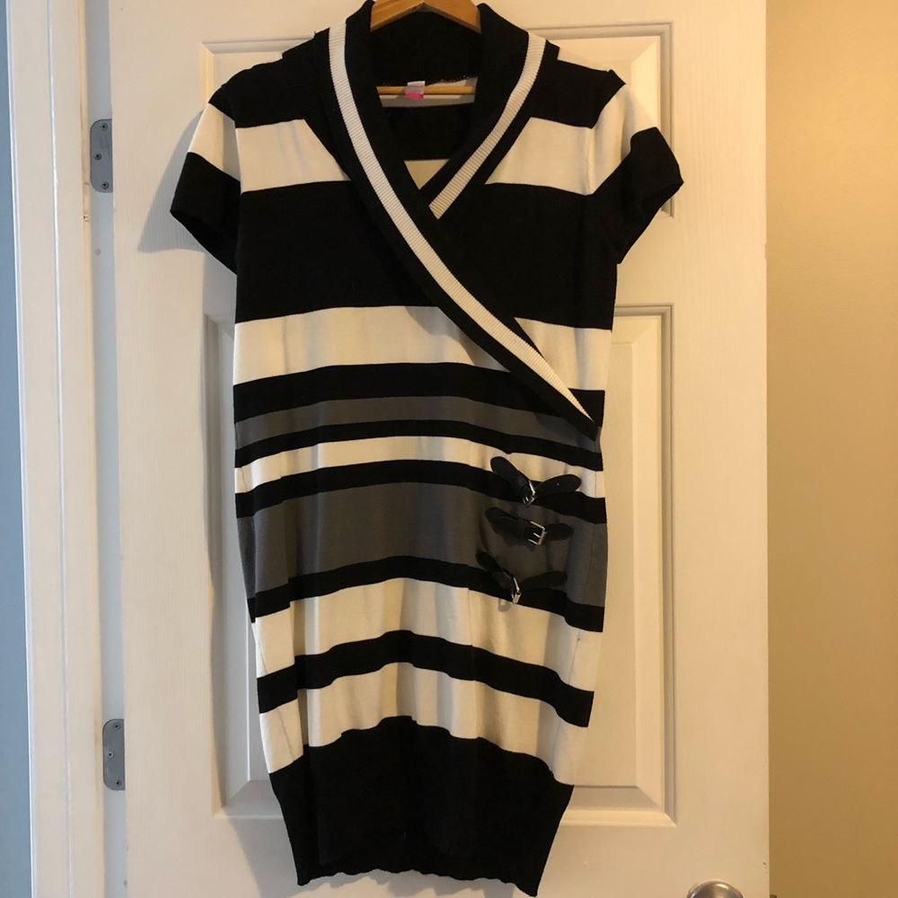 Short sleeve sweater dress